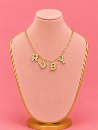 Collier charms maille forçat avec lettres strass RUBY