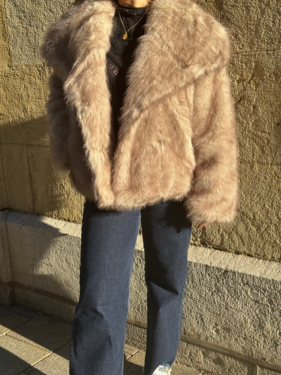 Manteau fausse fourrure